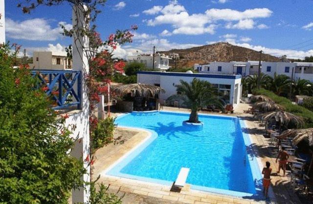 Amfitrion Hotel Vari  Exterior photo